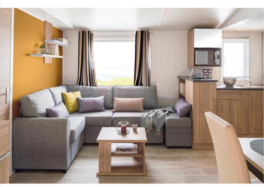 Camping Mobilhome 6/8 Personnes *